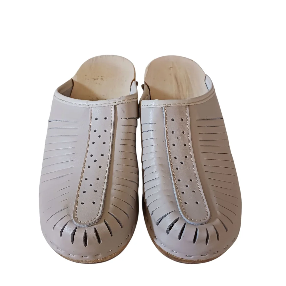 Clogs - Picture 1 of 7